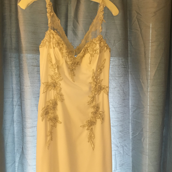 Wedding Dress/ Prom Dress - Picture 2 of 7